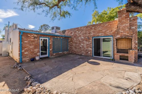 2221 2 St, Tucson AZ 85711-1058 exterior