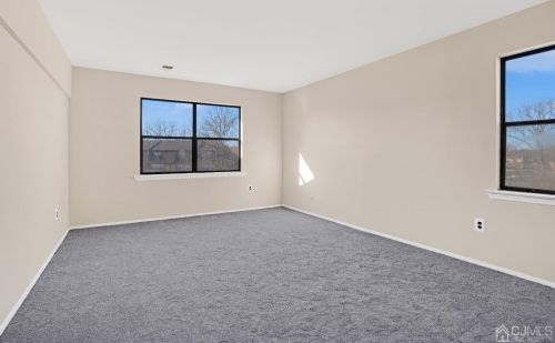 1708 Raspberry Ct, Edison NJ 08817-2745 exterior