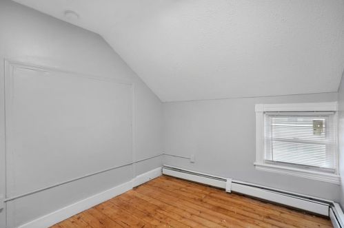 9 Beckside Rd, Providence RI 02911-1010 exterior