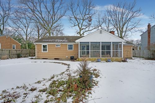 15 Glenwood Dr, Berkeley Township NJ 08721-1021 exterior