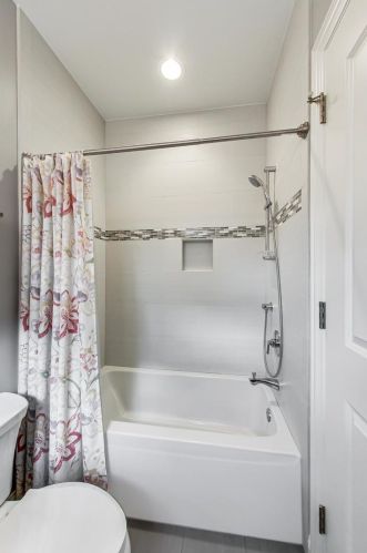 2236 Fletcher St, Chicago IL 60634-4033 exterior