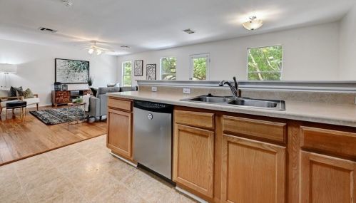 8612 Davis Oaks Trl, Austin TX 78748-6582 exterior