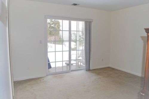 1033 Savoy Dr, Huntington Station NY 11747-5293 exterior