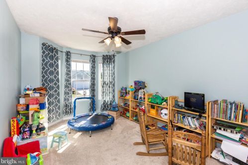 104 Wheaton Dr, Littlestown PA 17340-1357 exterior