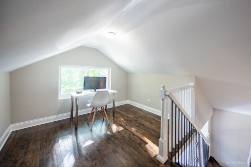 7616 Luella Ave, Chicago IL 60649-4108 exterior