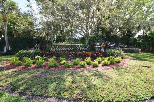 7548 Estrella Cir, Boca Raton FL  33433-1629 exterior