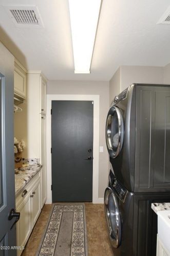 4515 Chisum Trl, Phoenix AZ  85050-8568 exterior