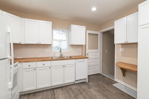 51 Ridgewood St, Kalamazoo MI  49001-4253 exterior