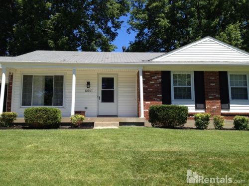 12507 Live Oak Dr, Louisville, KY 40243-2129