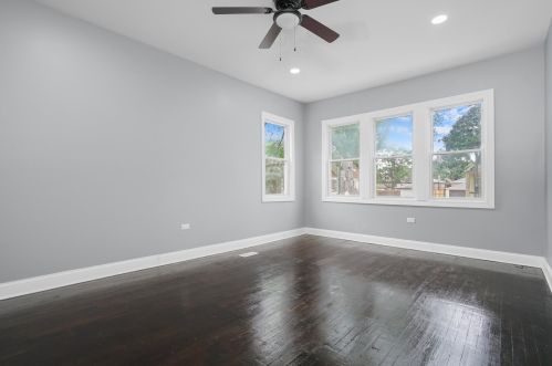 2048 70 Pl, Chicago IL 60637-4642 exterior