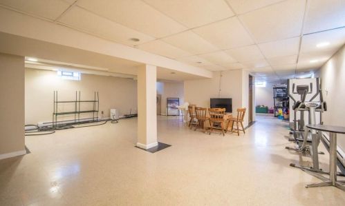 6221 Spencer Pl, Milwaukee WI  53218-4946 exterior