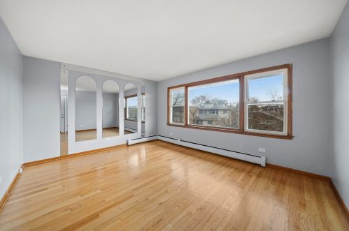 832 17 Ave, Broadview IL 60153-1856 exterior