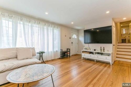 8 Brook Way, Demarest NJ  07627-2436 exterior