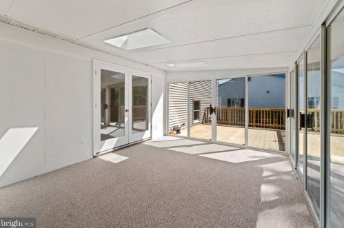 5307 Gln Grn Ct, Alexandria VA 22315-4230 exterior