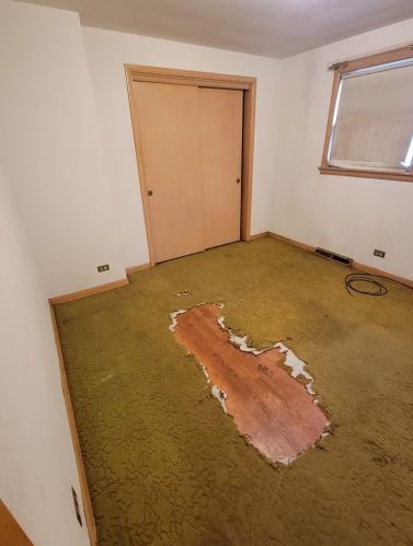 8935 Oglesby Ave, Chicago IL 60617-3048 exterior