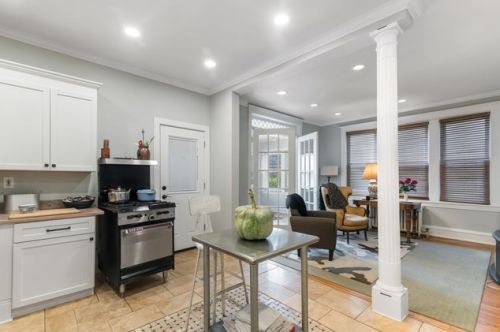 6319 Wayne Ave, Chicago IL 60614-1231 exterior