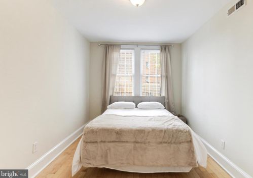 916 19 St, Washington DC 20002-4085 exterior