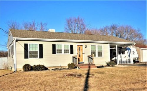 192 Marshall Rd, Woonsocket, RI 02895-3815