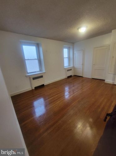 1248 Magee Ave, Philadelphia PA  19111-4942 exterior