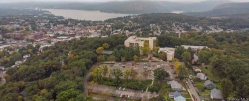 152 Overlook Ave, Peekskill, NY 10566-3018