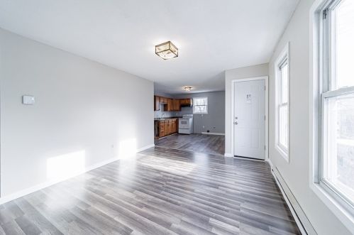 95 Dawes St, Springfield MA 01109-3042 exterior