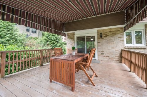 564 Sunset Dr, Pittsburgh PA  15228-2550 exterior