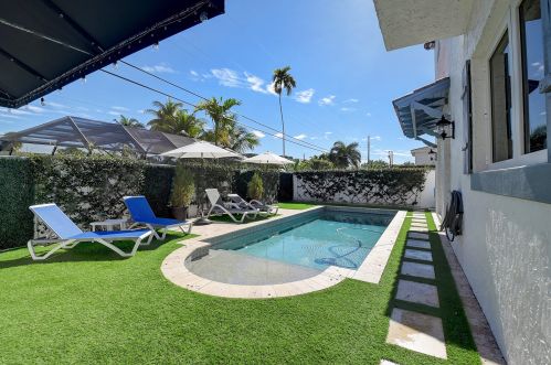 1470 4th Ct, Boca Raton FL  33432-1905 exterior