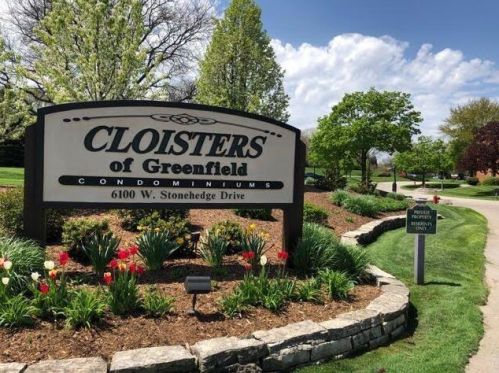 6100 Stonehedge Dr, Milwaukee WI 53220-4601 exterior