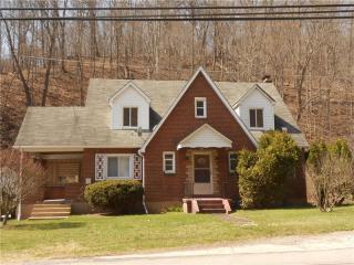 1418 Wall Ave, Monroeville, PA 15140-1040