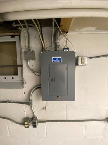 2835 37, Milwaukee WI 53215-3512 exterior