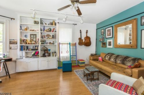 35 Lexington Ave, Montclair NJ  07042-4525 exterior