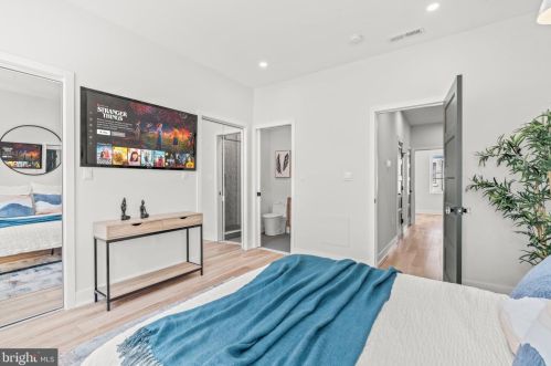 1155 18th St, Philadelphia PA  19146-3052 exterior