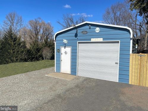 10 Bunting Brg Rd, Cookstown NJ 08511-1101 exterior