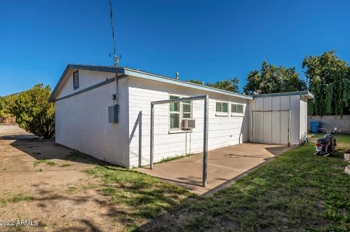 1221 Cinnabar Ave, Phoenix AZ 85020-1816 exterior