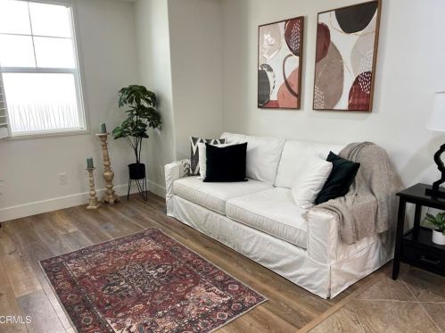 1404 Donegal Way, Oxnard CA  93035-1442 exterior