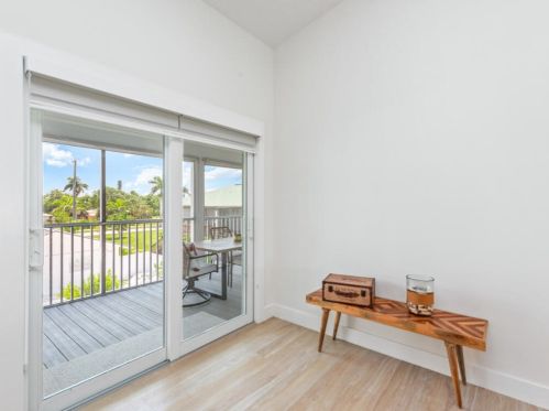 132 Jamaica Dr, Naples FL exterior