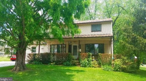 141 Throne Ave, York, PA 17402-2762