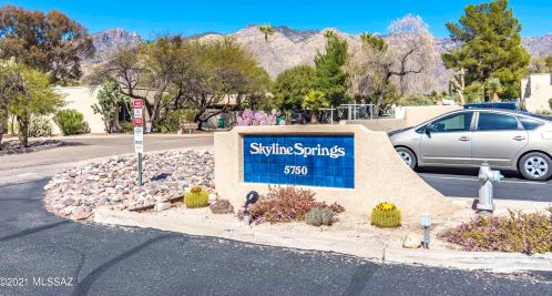5750 Camino Esplendora, Tucson AZ  85718-4504 exterior