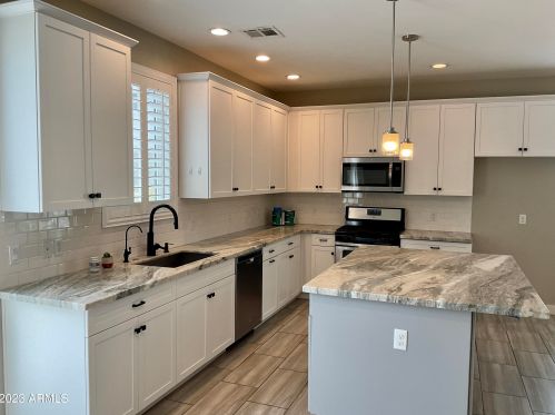 3030 38th St, Phoenix AZ  85040-1613 exterior