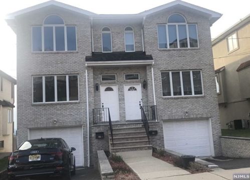 213 11th St, Palisades Park NJ  07650-2072 exterior