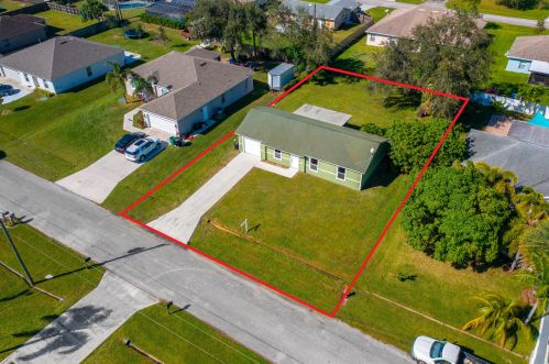 1133 Sudder Ave, Fort Pierce FL  34953-1420 exterior