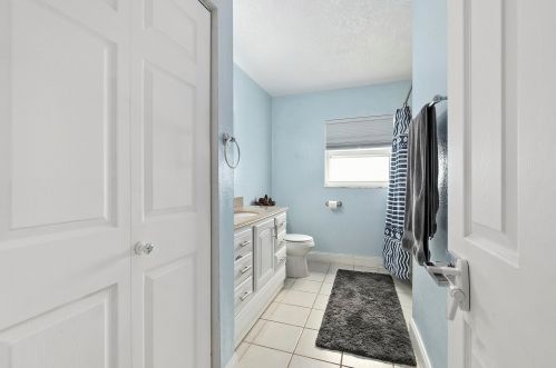 7604 Coquina Ave, Fort Pierce FL 34951-1032 exterior