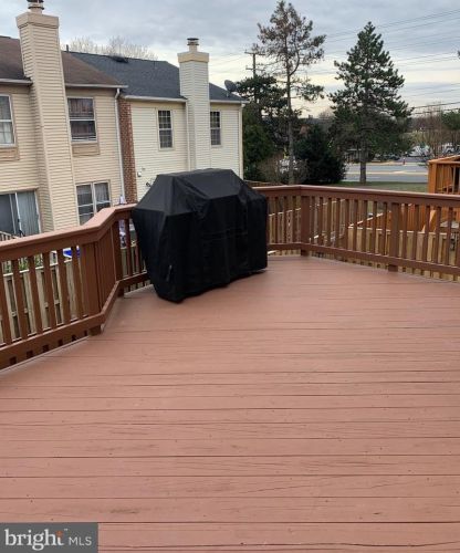 6579 Bermuda Grn Ct, Alexandria VA 22312-3106 exterior