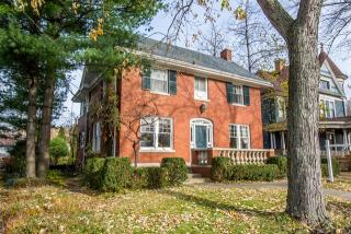 507 Downer Pl, Aurora, IL 60505-3407