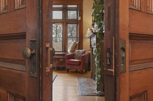 2126 Juneau Ave, Milwaukee WI 53233-1119 exterior