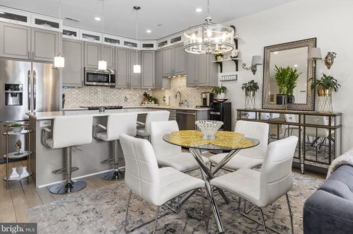 1729 Carpenter St, Philadelphia PA  19146-1905 exterior