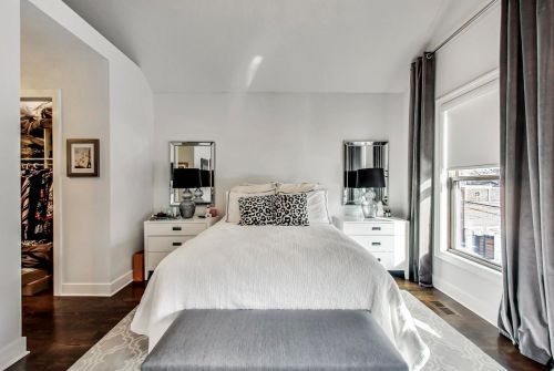 3831 Ravenswood Ave, Chicago IL 60613-2419 exterior