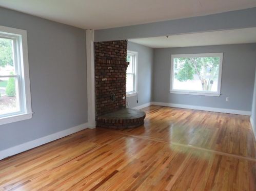 35 Carriere Ave, Woonsocket, RI 02895-6107