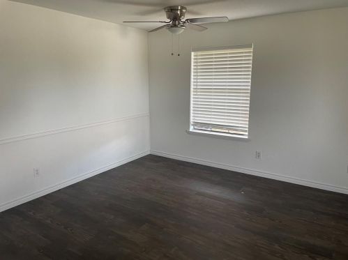 2422 Northgate Dr, Irving TX  75062-3201 exterior