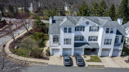 40 Wildflower Ln, Morristown NJ 07960-2768 exterior